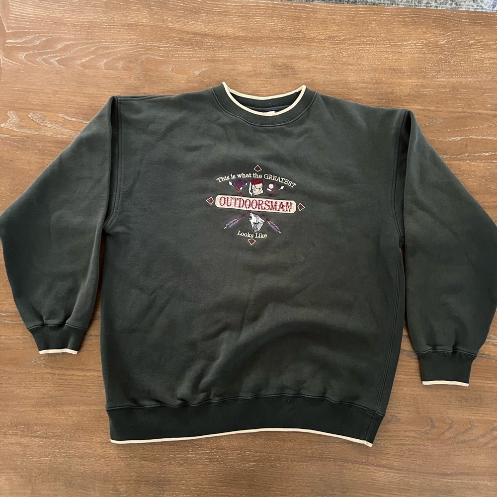 90’s Crewneck Darkgreen Embroidered Greatest Outdoorsman XL  Vintage Cabincore